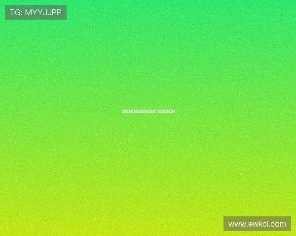 巴萨三名夏季新援捧甘伯杯合影 展现球队新气象